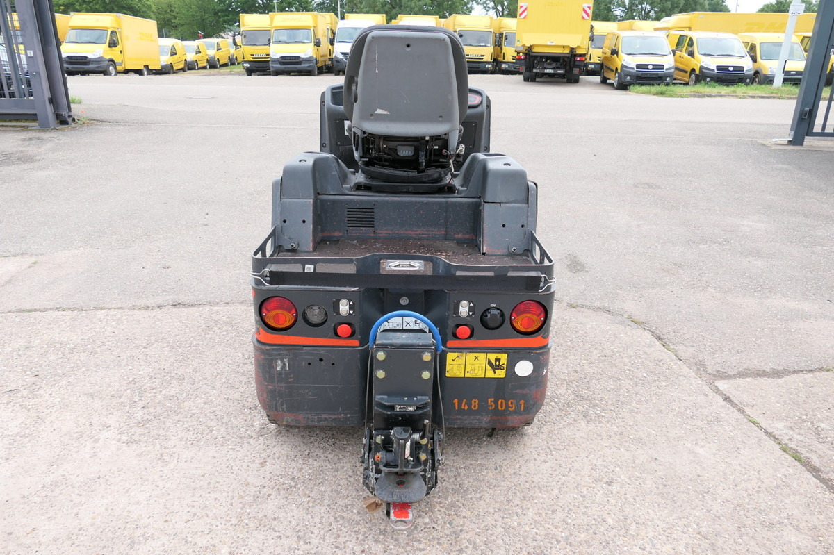 LINDE P 60 Z Schlepper Batterie 10/2020 3-Rad - Schleppfahrzeug: das Bild 4 LINDE P 60 Z Schlepper Batterie 10/2020 3-Rad - Schleppfahrzeug: das Bild 4