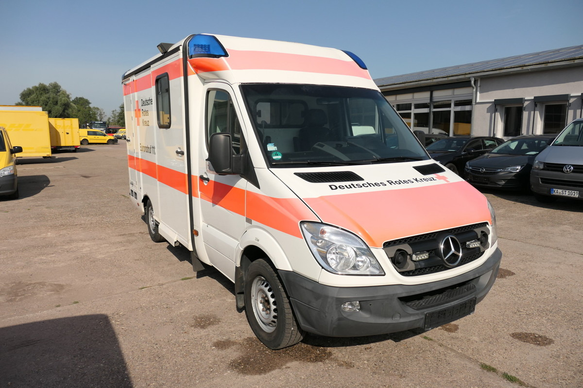 MERCEDES-BENZ Sprinter 316 CDI KLIMA Krankenwagen - Krankenwagen: das Bild 1 MERCEDES-BENZ Sprinter 316 CDI KLIMA Krankenwagen - Krankenwagen: das Bild 1