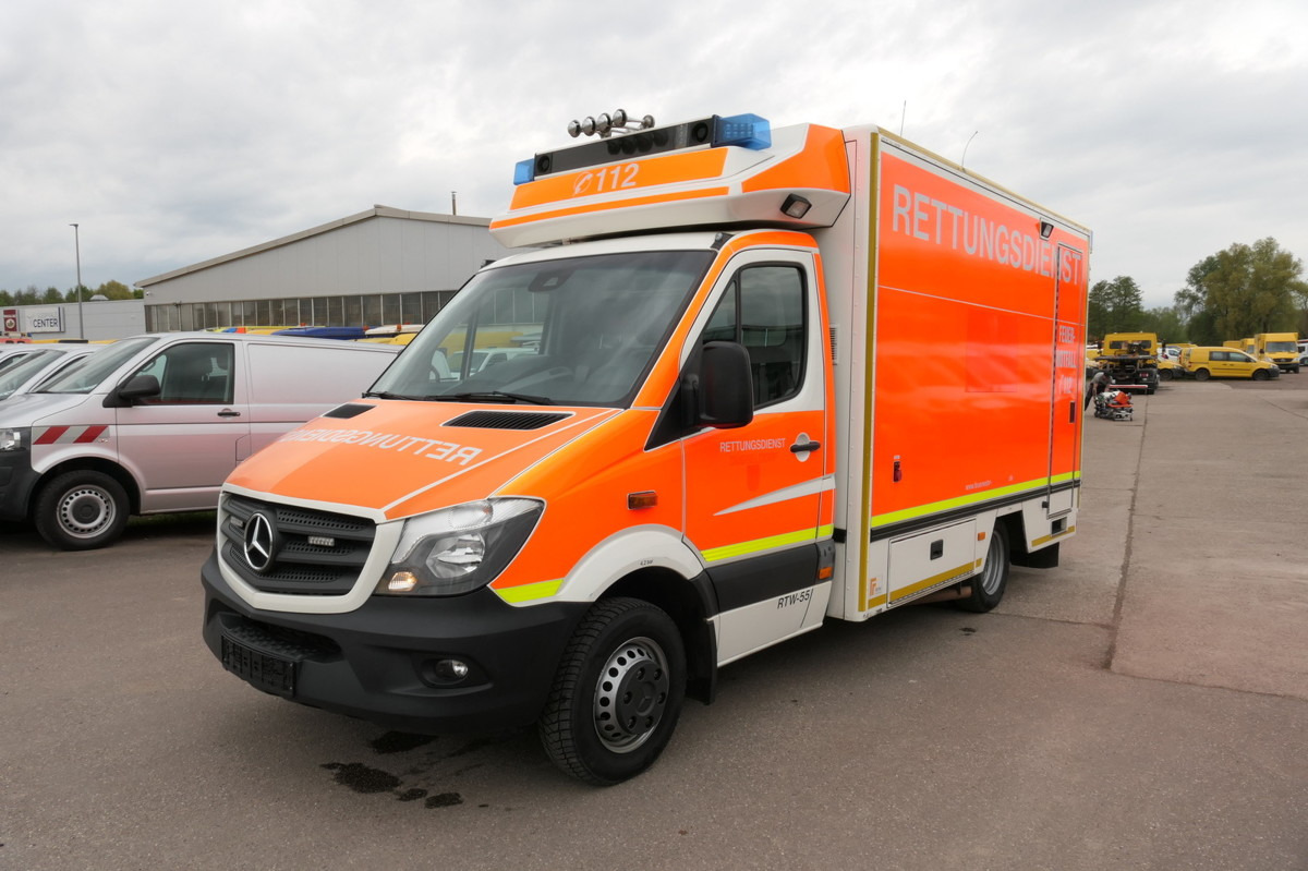 MERCEDES-BENZ Sprinter 519 CDI Klima Krankenwagen - Krankenwagen: das Bild 2 MERCEDES-BENZ Sprinter 519 CDI Klima Krankenwagen - Krankenwagen: das Bild 2