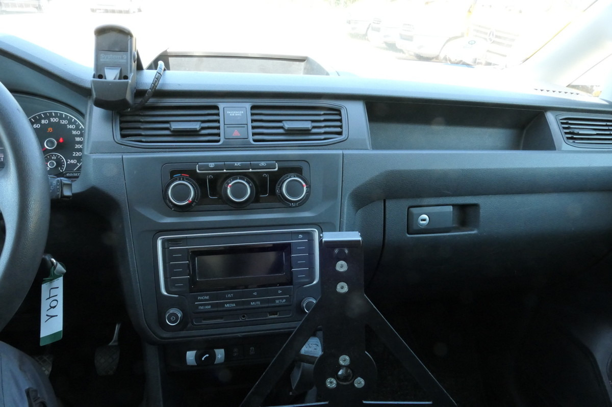 Kleintransporter VW Caddy 2.0 TDI 4Motion Klima Werkstatteinbauten T: das Bild 11