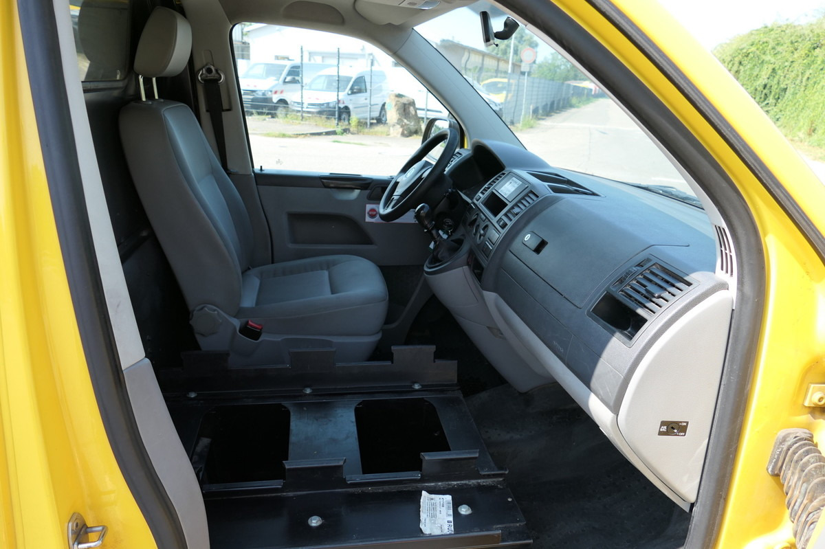 Kleintransporter VW T5 Transporter 2.0 TDI 2xSCHIEBETÜR PARKTRONIK E: das Bild 6