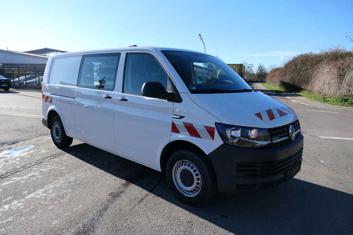 VW T6 Transporter 2.0 TDI lang 4Motion 3Sitzer AHK - Kleintransporter: das Bild 3 VW T6 Transporter 2.0 TDI lang 4Motion 3Sitzer AHK - Kleintransporter: das Bild 3