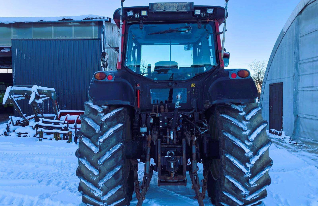 Valtra T151 E - Traktor: das Bild 3 Valtra T151 E - Traktor: das Bild 3