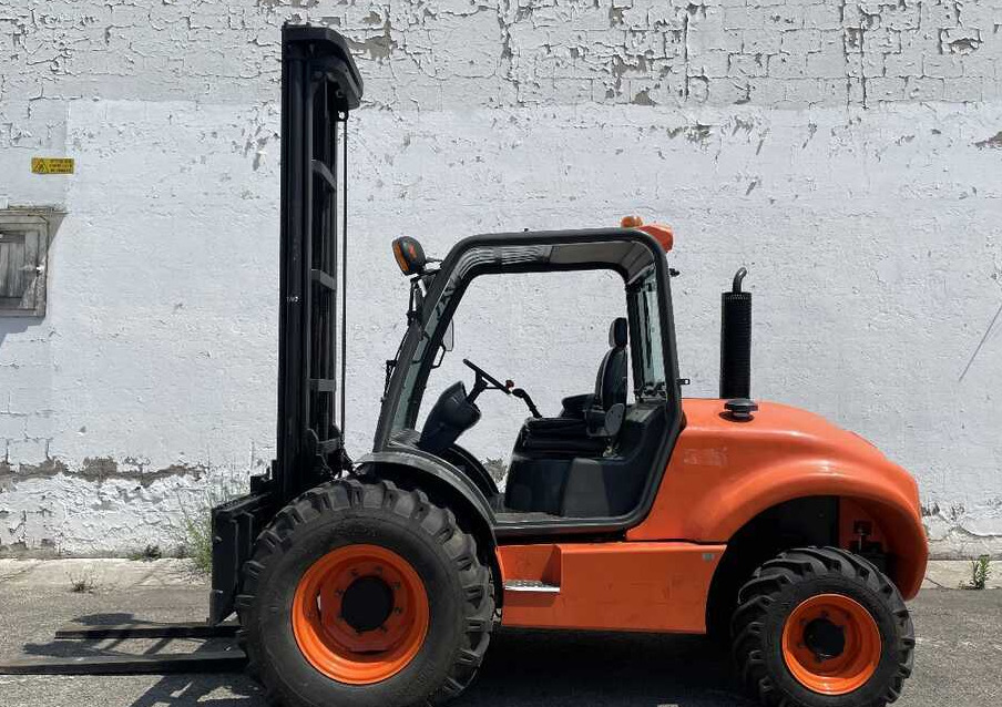 Ausa C 350 H X4 (4400 ore) - Geländestapler: das Bild 2 Ausa C 350 H X4 (4400 ore) - Geländestapler: das Bild 2