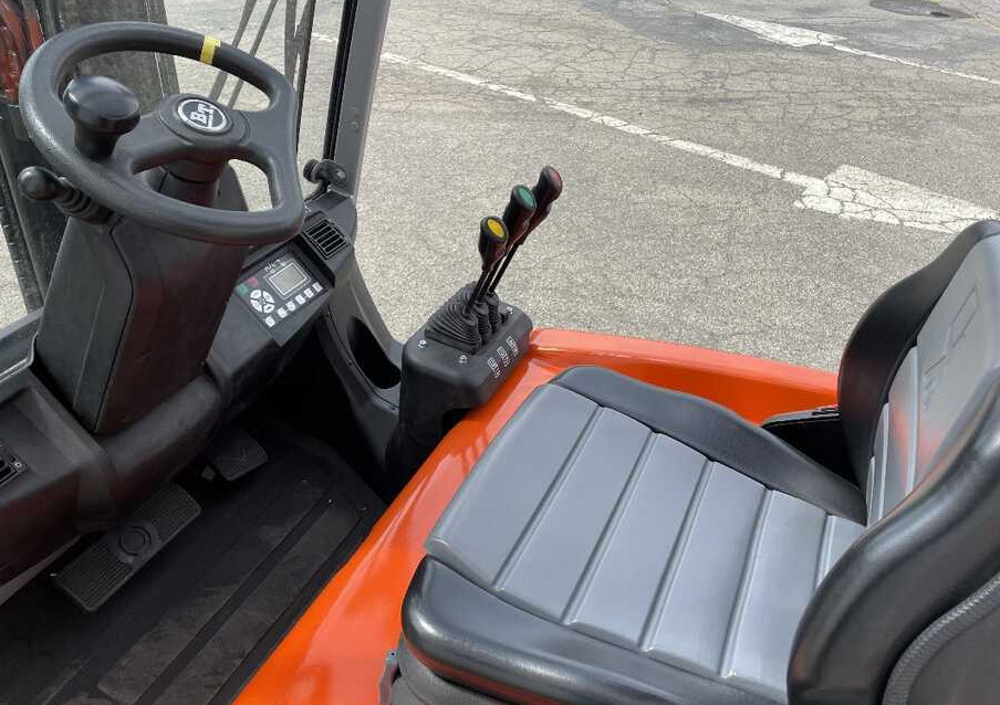 Cesab BT C4E 200 (batt. 2017) - Elektrostapler: das Bild 5 Cesab BT C4E 200 (batt. 2017) - Elektrostapler: das Bild 5