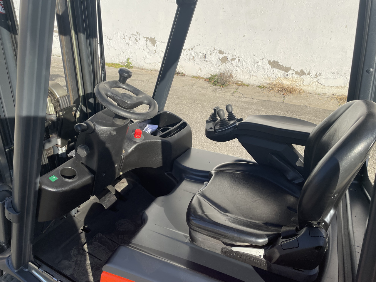 LINDE E 16 C-01 (batt. 2017) - Elektrostapler: das Bild 4 LINDE E 16 C-01 (batt. 2017) - Elektrostapler: das Bild 4