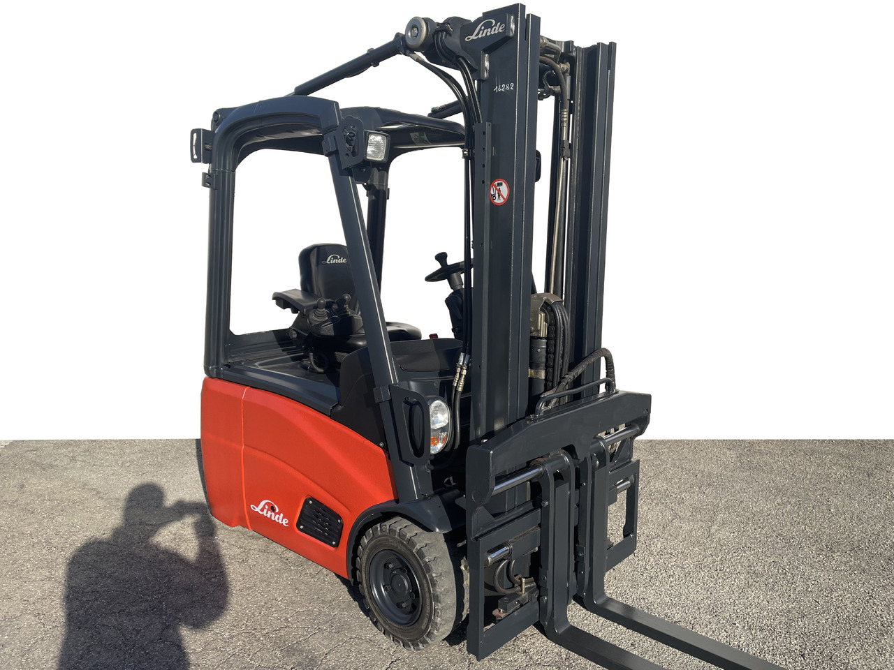 LINDE E 16 C-01 (batt. 2017) - Elektrostapler: das Bild 1 LINDE E 16 C-01 (batt. 2017) - Elektrostapler: das Bild 1