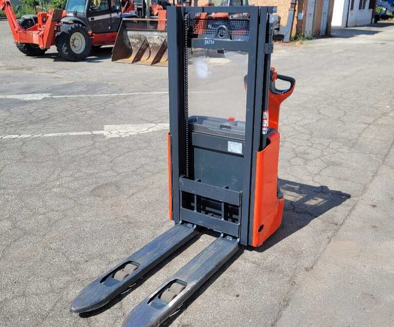 Linde L 10 (600 ore lavoro) - Hochhubwagen: das Bild 2 Linde L 10 (600 ore lavoro) - Hochhubwagen: das Bild 2