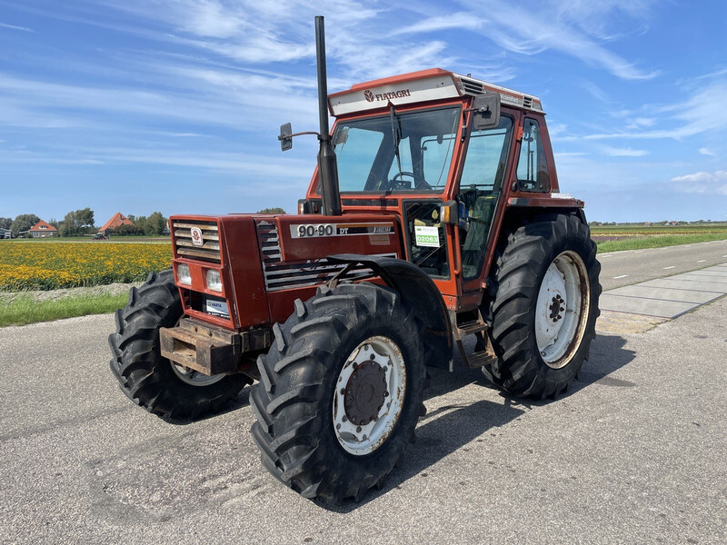Fiat 90-90 DT - Traktor: das Bild 1 Fiat 90-90 DT - Traktor: das Bild 1