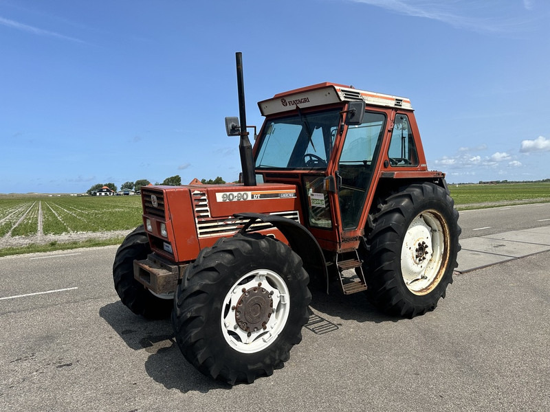 Fiat 90-90 DT - Traktor: das Bild 1 Fiat 90-90 DT - Traktor: das Bild 1