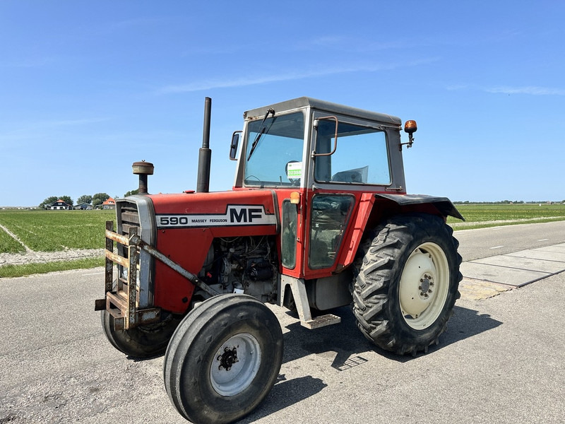 Massey Ferguson 590 - Traktor: das Bild 1 Massey Ferguson 590 - Traktor: das Bild 1