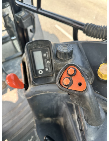 New Holland M135 - Traktor: das Bild 5 New Holland M135 - Traktor: das Bild 5