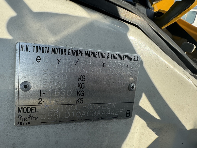 PKW Toyota Land Cruiser: das Bild 15