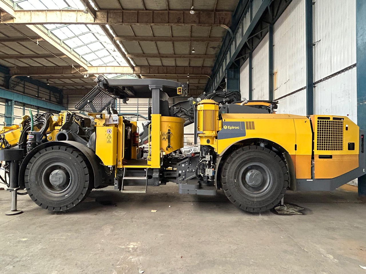 Atlas Copco (Epiroc) Boltec EC - Horizontalbohrgerät: das Bild 5 Atlas Copco (Epiroc) Boltec EC - Horizontalbohrgerät: das Bild 5