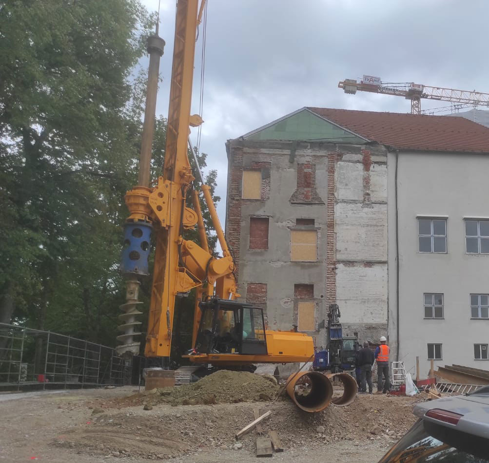 Bauer BG 9H - Bohrgerät: das Bild 1 Bauer BG 9H - Bohrgerät: das Bild 1
