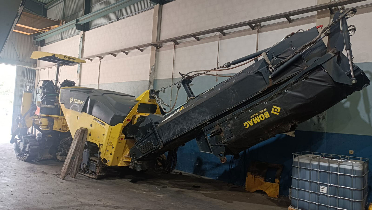 Bomag BM 1300/35 - Kaltfräse: das Bild 1 Bomag BM 1300/35 - Kaltfräse: das Bild 1