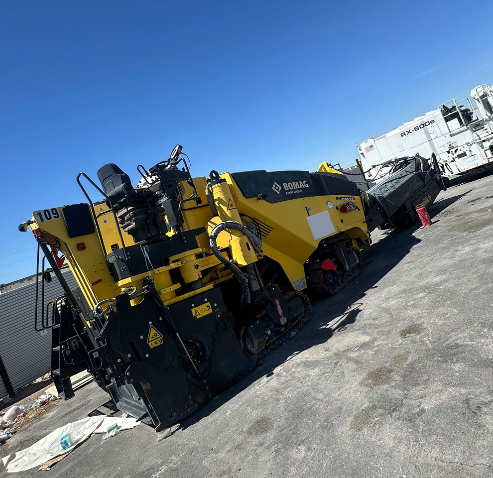 Bomag BM 1300/35 - Kaltfräse: das Bild 1 Bomag BM 1300/35 - Kaltfräse: das Bild 1