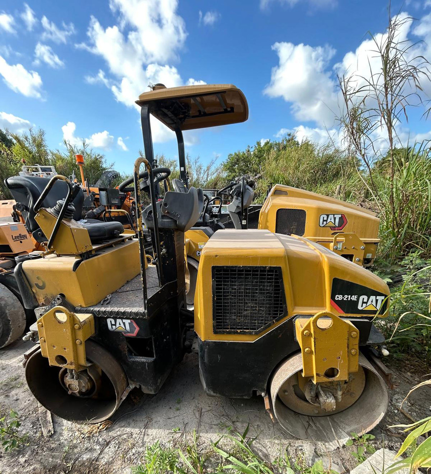 Caterpillar CB-214E - Walzen: das Bild 1 Caterpillar CB-214E - Walzen: das Bild 1