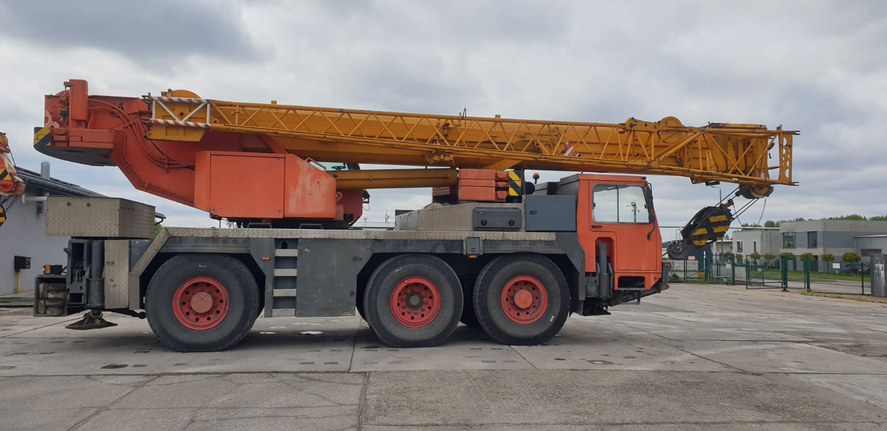 Liebherr LTM 1050-1 - Mobilkran: das Bild 3 Liebherr LTM 1050-1 - Mobilkran: das Bild 3
