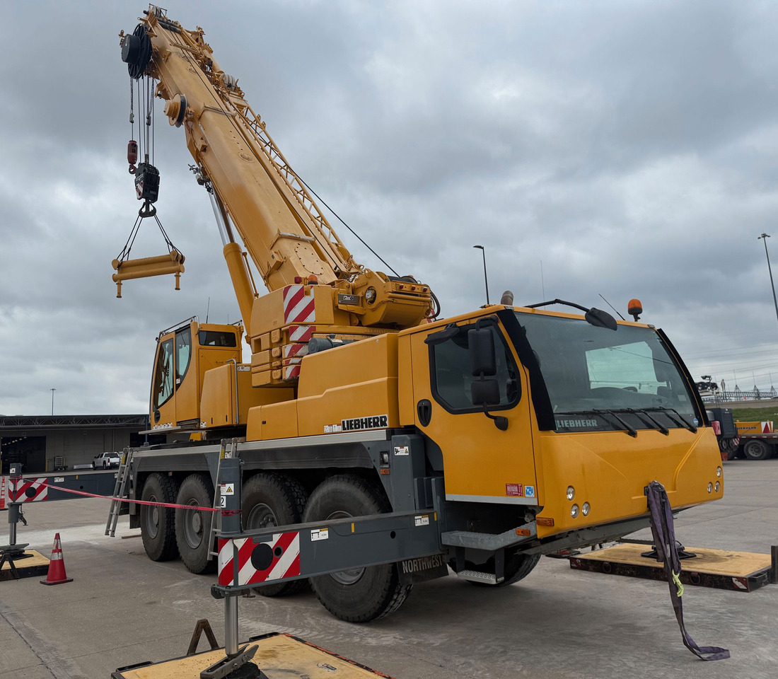 Liebherr LTM 1070-4.2 - Mobilkran: das Bild 2 Liebherr LTM 1070-4.2 - Mobilkran: das Bild 2