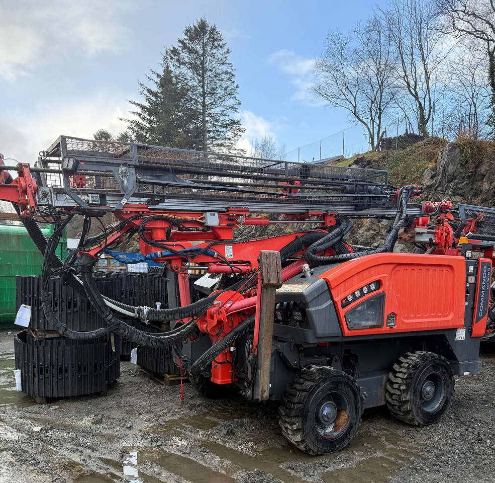 Sandvik Commando DC300Ri - Bohrgerät: das Bild 1 Sandvik Commando DC300Ri - Bohrgerät: das Bild 1