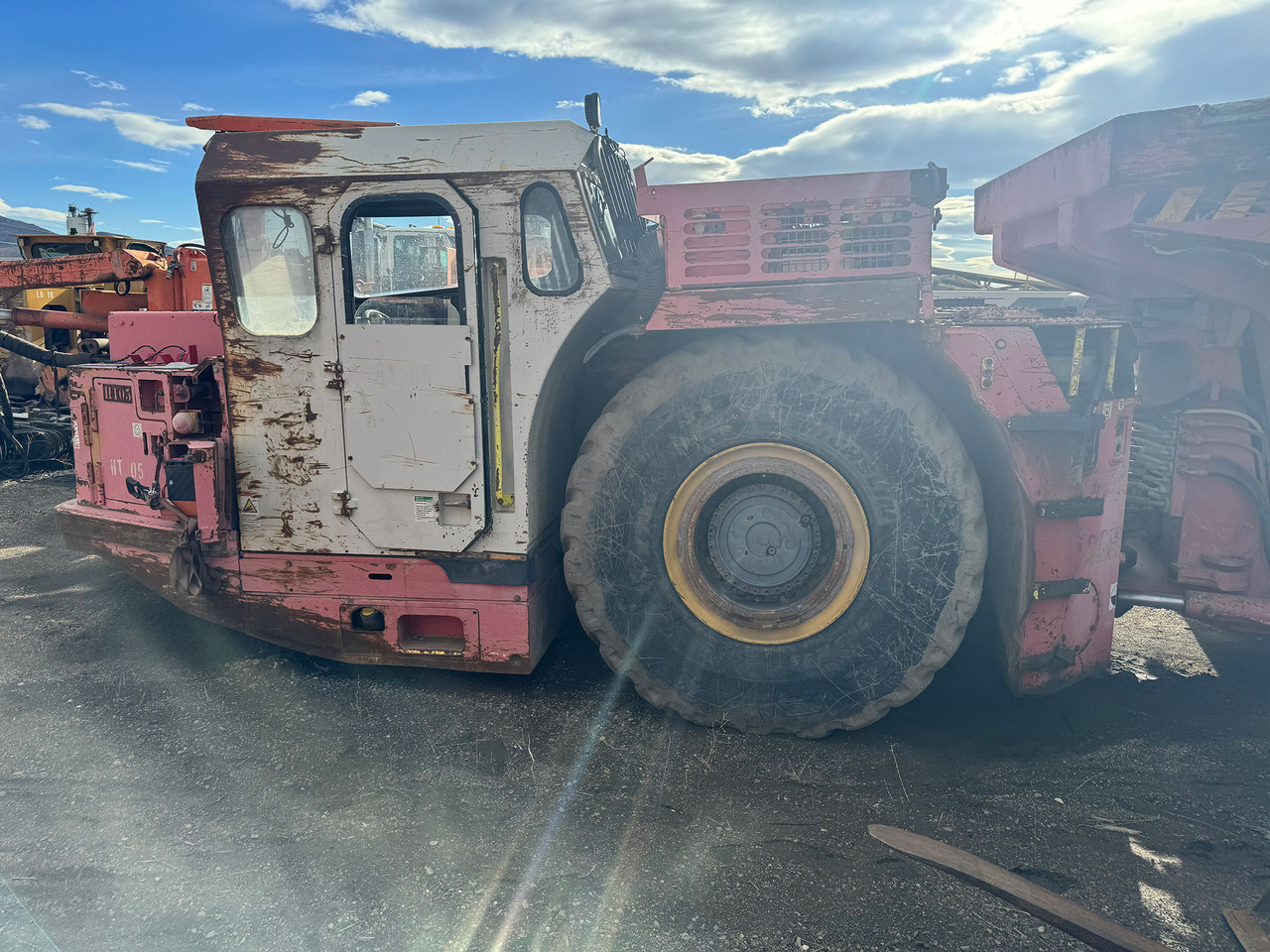 Sandvik TH430 - Bergbaumaschine: das Bild 3 Sandvik TH430 - Bergbaumaschine: das Bild 3