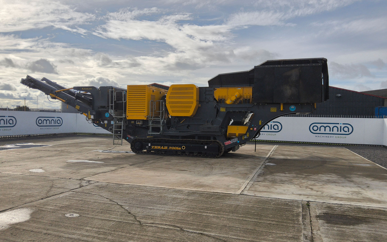 Tesab 700ie - Backenbrecher: das Bild 4 Tesab 700ie - Backenbrecher: das Bild 4