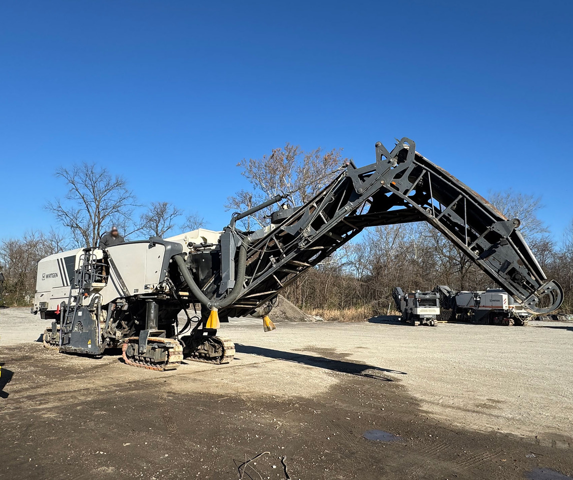 Wirtgen W 220 - Kaltfräse: das Bild 1 Wirtgen W 220 - Kaltfräse: das Bild 1
