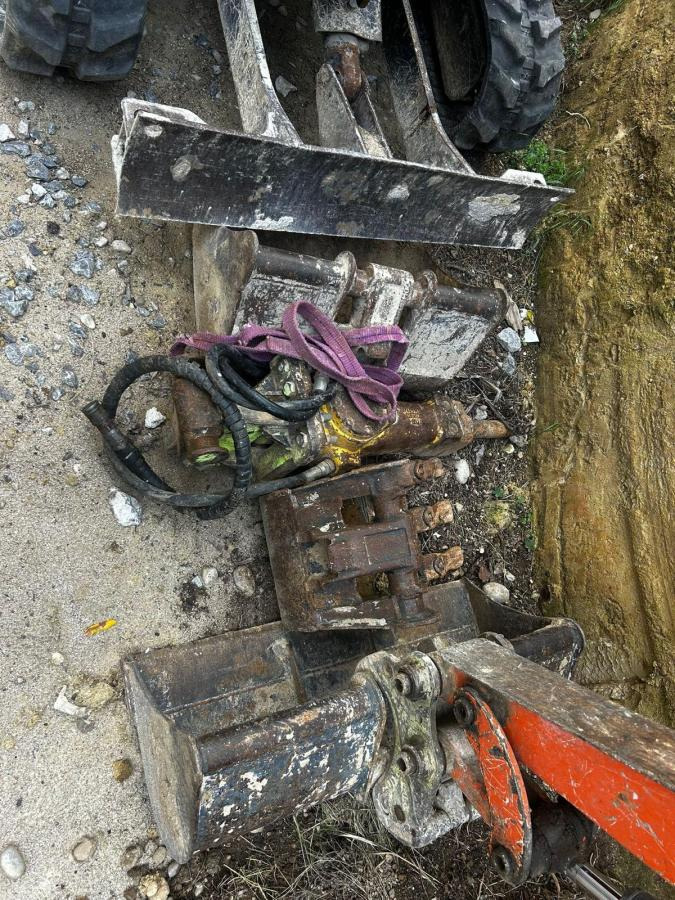 Hitachi zx19 - Minibagger: das Bild 5 Hitachi zx19 - Minibagger: das Bild 5