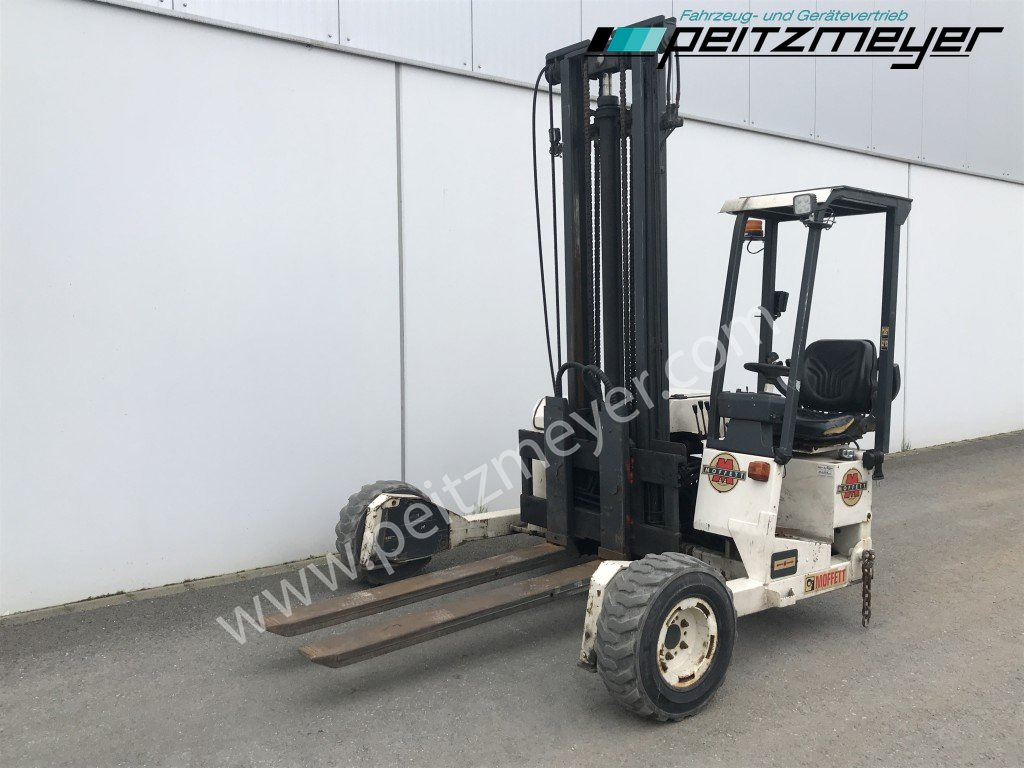 Moffett Mitnahmestapler M 2003 STM Allrad - Mitnahmestapler: das Bild 1 Moffett Mitnahmestapler M 2003 STM Allrad - Mitnahmestapler: das Bild 1