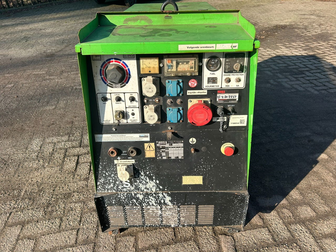 Boxer Mosa 12 kva Te huur Mosa aggregaat TS 350 X 12 kva - Stromgenerator: das Bild 3 Boxer Mosa 12 kva Te huur Mosa aggregaat TS 350 X 12 kva - Stromgenerator: das Bild 3