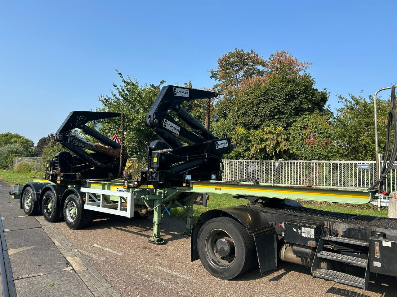 Hammar 195 HC / 20 ft, 2 x 20 ft 40 ft HC, power pack Diesel, Wireless controller 2 x, telescopic chassis - Container/ Wechselfahrgestell Auflieger: das Bild 1 Hammar 195 HC / 20 ft, 2 x 20 ft 40 ft HC, power pack Diesel, Wireless controller 2 x, telescopic chassis - Container/ Wechselfahrgestell Auflieger: das Bild 1