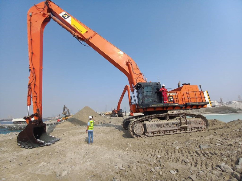 Hitachi EX1200-6 Longreach 28m (Abu Dhabi) - Bagger: das Bild 2 Hitachi EX1200-6 Longreach 28m (Abu Dhabi) - Bagger: das Bild 2