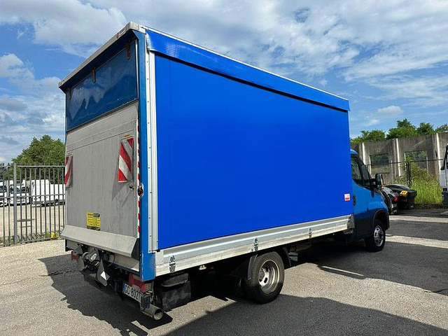 Iveco 35C16 - Planen Transporter: das Bild 4 Iveco 35C16 - Planen Transporter: das Bild 4