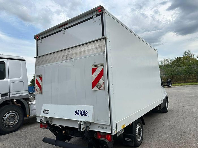 Iveco 35S16 - Koffer Transporter: das Bild 3 Iveco 35S16 - Koffer Transporter: das Bild 3