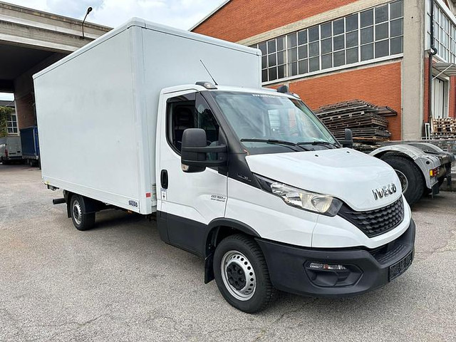 Iveco 35S16 - Koffer Transporter: das Bild 1 Iveco 35S16 - Koffer Transporter: das Bild 1