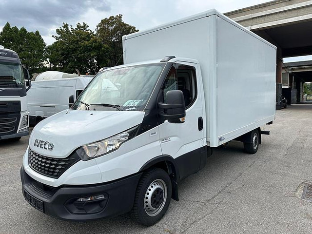 Iveco 35S16 - Koffer Transporter: das Bild 2 Iveco 35S16 - Koffer Transporter: das Bild 2