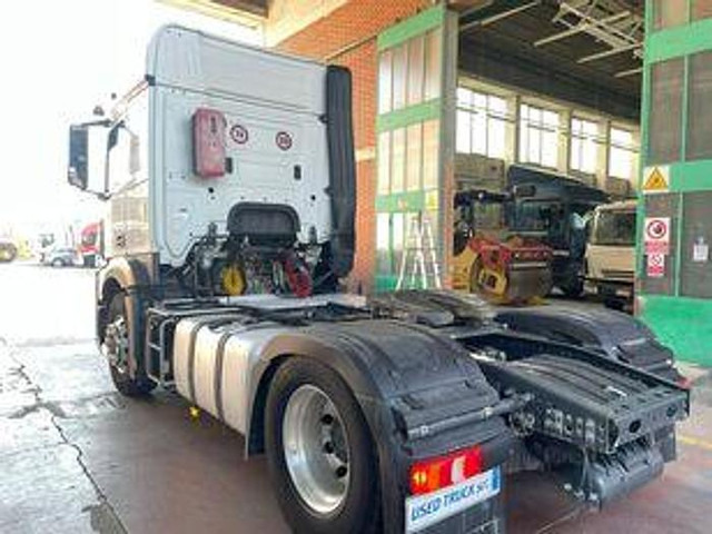 Mercedes-Benz Actros 1845 - Traktor: das Bild 3 Mercedes-Benz Actros 1845 - Traktor: das Bild 3