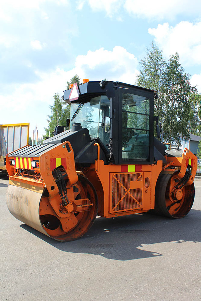 CATERPILLAR CD10 - Straßenwalze: das Bild 2 CATERPILLAR CD10 - Straßenwalze: das Bild 2