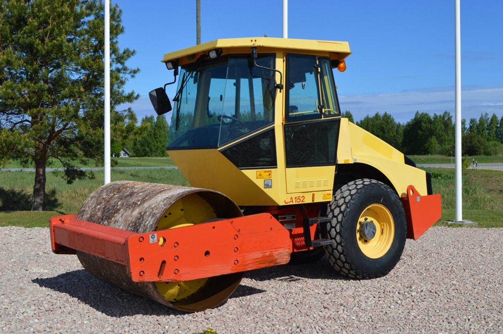 DYNAPAC CA152D - Walzen: das Bild 1 DYNAPAC CA152D - Walzen: das Bild 1