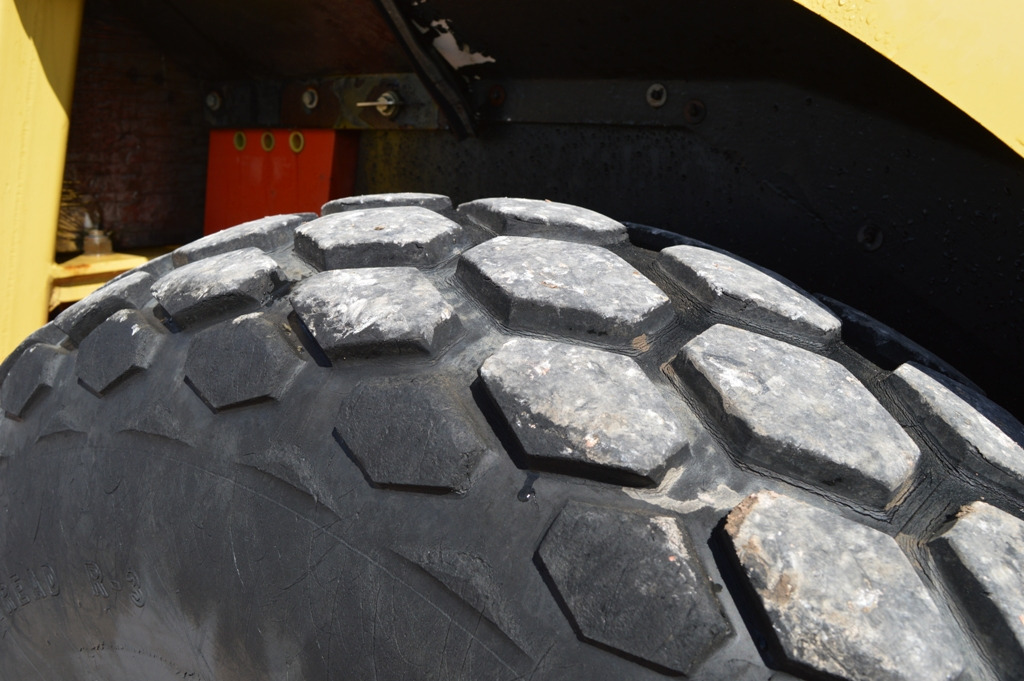 DYNAPAC CA152D - Walzen: das Bild 5 DYNAPAC CA152D - Walzen: das Bild 5