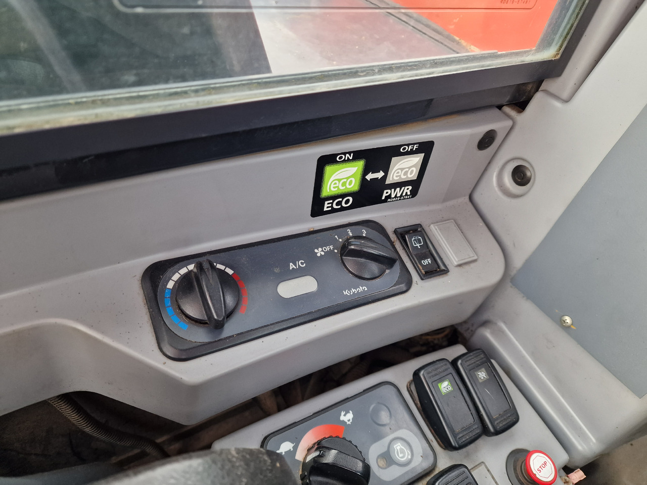 KUBOTA KX080-4. Metal tracks. – Leasing KUBOTA KX080-4. Metal tracks.: das Bild 24 KUBOTA KX080-4. Metal tracks. – Leasing KUBOTA KX080-4. Metal tracks.: das Bild 24