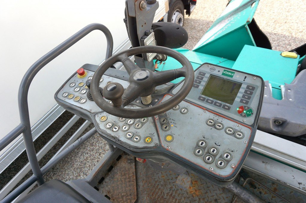 VÖGELE Super 1303-2 - Asphaltfertiger/ Straßenfertiger: das Bild 4 VÖGELE Super 1303-2 - Asphaltfertiger/ Straßenfertiger: das Bild 4