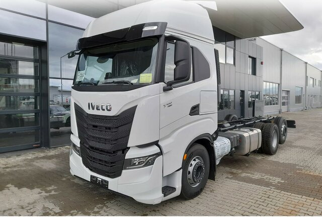 IVECO S-Way AS260S46Y/P-AERO+LIVING&COMFORT PACK... - Fahrgestell LKW: das Bild 1 IVECO S-Way AS260S46Y/P-AERO+LIVING&COMFORT PACK... - Fahrgestell LKW: das Bild 1