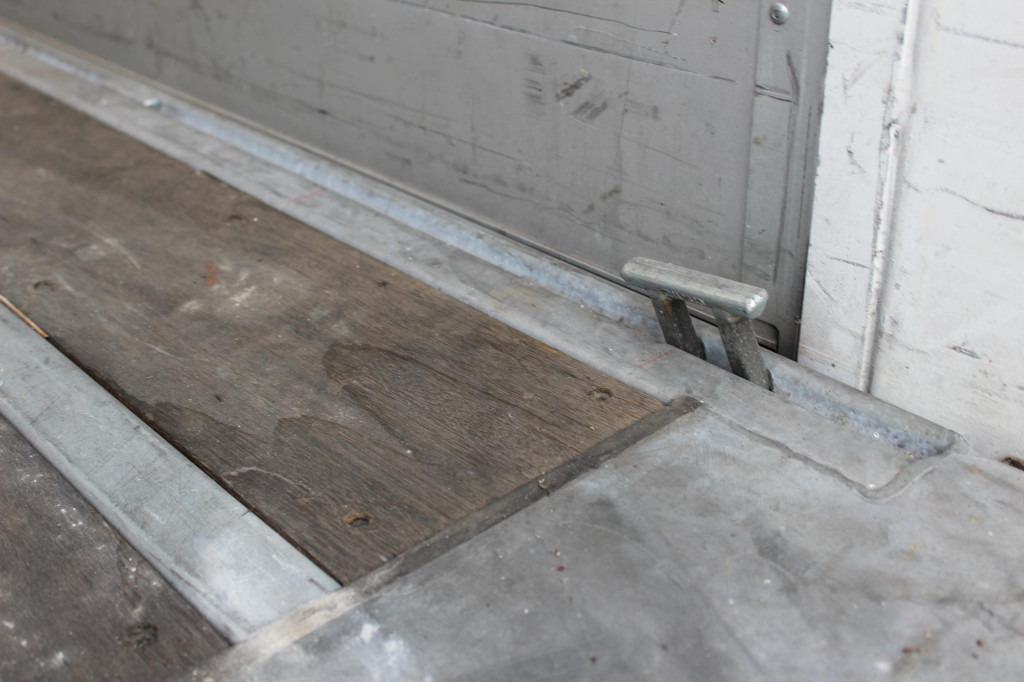 MAN TGS 18.440 Plane Zug Schlafplatz AHK Edscha - Plane LKW: das Bild 4 MAN TGS 18.440 Plane Zug Schlafplatz AHK Edscha - Plane LKW: das Bild 4