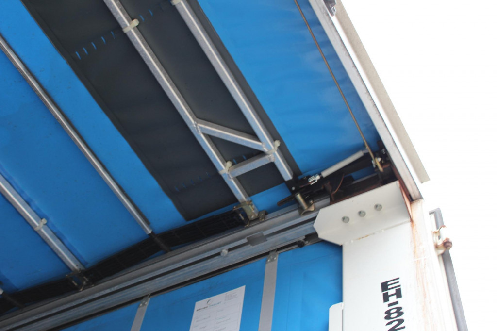 MAN TGS 18.440 Plane Zug Schlafplatz AHK Retarder - Plane LKW: das Bild 2 MAN TGS 18.440 Plane Zug Schlafplatz AHK Retarder - Plane LKW: das Bild 2