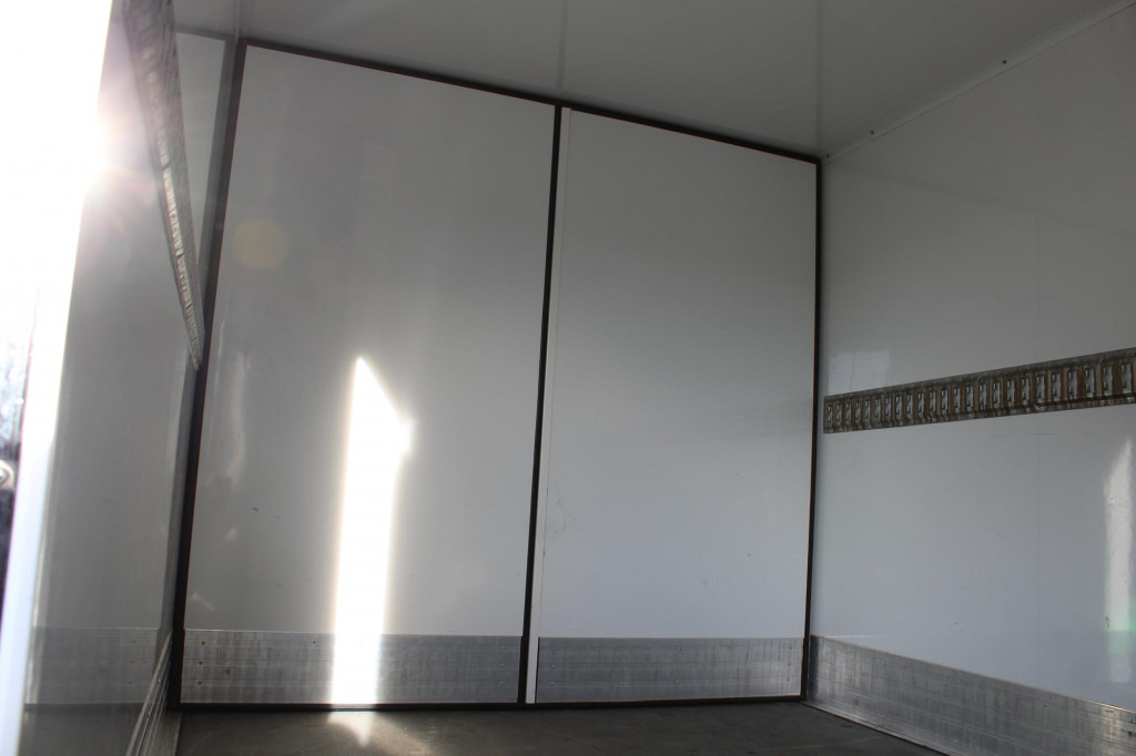 Mercedes-Benz Sprinter 316 TK V-300 MAX Tiefkühlkoffer MIETE - Kühltransporter: das Bild 5 Mercedes-Benz Sprinter 316 TK V-300 MAX Tiefkühlkoffer MIETE - Kühltransporter: das Bild 5