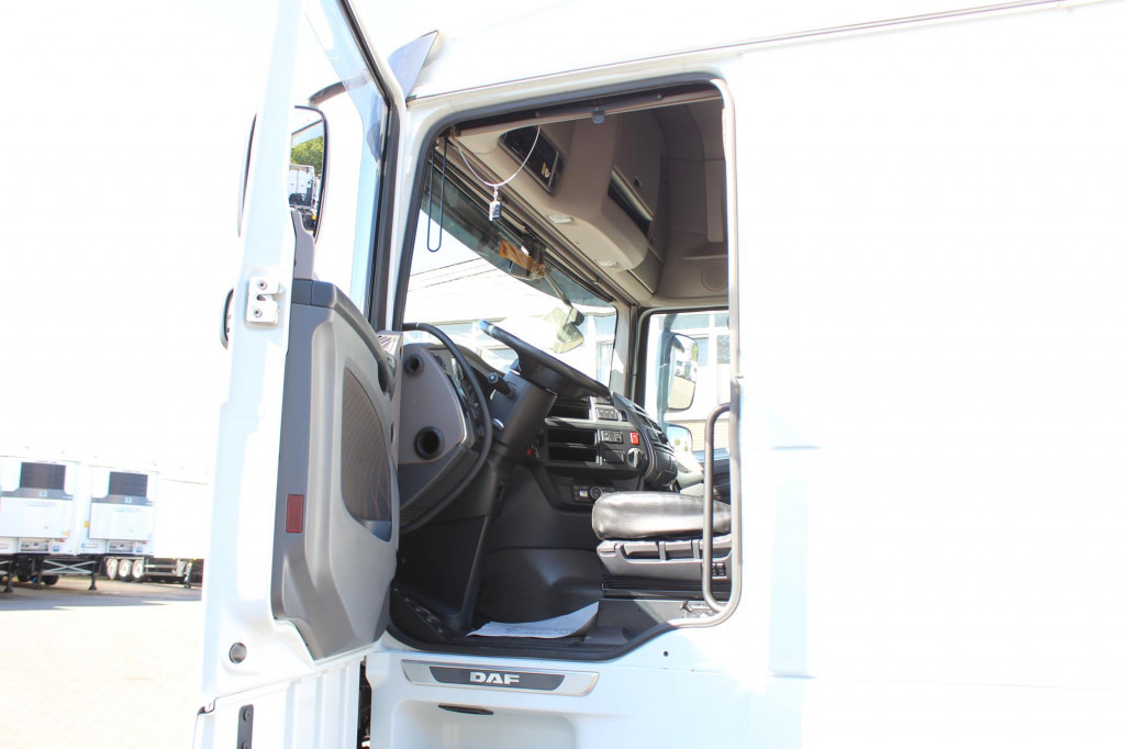 Daf 530 SSC Retarder Kühlbox 2 Tanks Standklima - Sattelzugmaschine: das Bild 5 Daf 530 SSC Retarder Kühlbox 2 Tanks Standklima - Sattelzugmaschine: das Bild 5