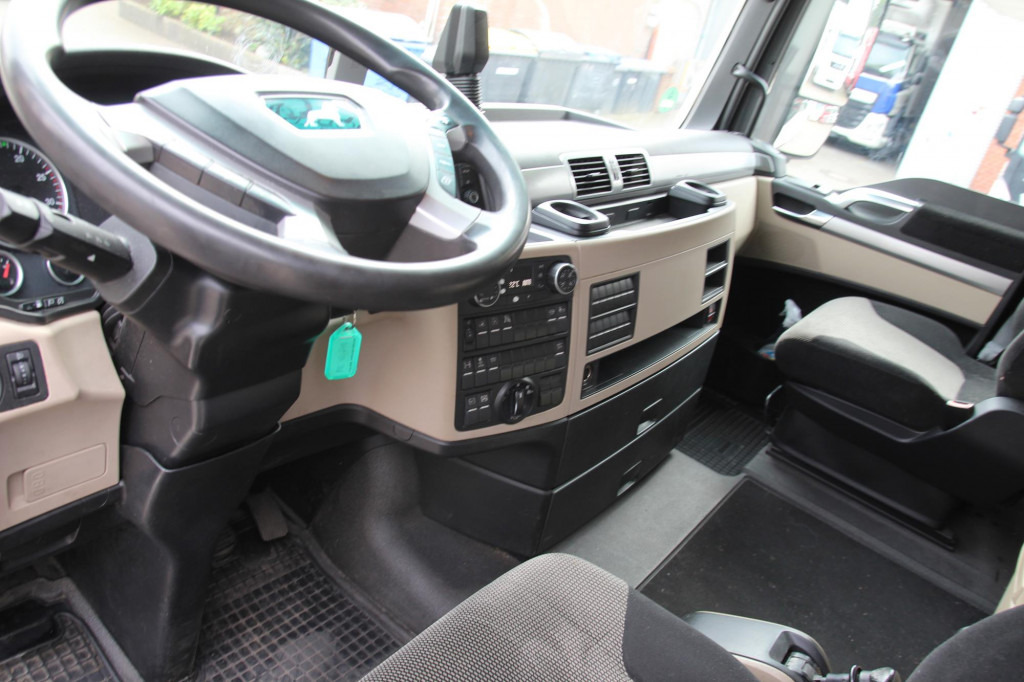 MAN TGX 18.500 XXL Standklima Navi Xenon Retarder - Sattelzugmaschine: das Bild 4 MAN TGX 18.500 XXL Standklima Navi Xenon Retarder - Sattelzugmaschine: das Bild 4