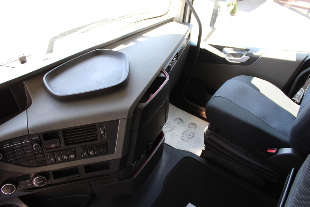 Volvo FH 460 E6 Globetrotter 2 Tanks i-Park Cool - Sattelzugmaschine: das Bild 5 Volvo FH 460 E6 Globetrotter 2 Tanks i-Park Cool - Sattelzugmaschine: das Bild 5